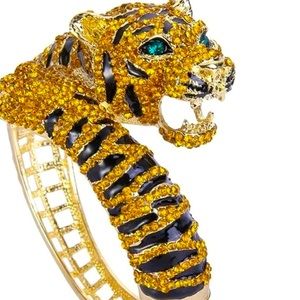 ROAR!!! Gorgeous Tiger ring.🐯